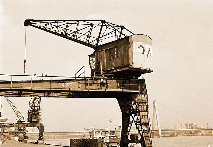 Hafenkran, Lokation: Köln Kategorien: Technik, Tönung, Datum: 27.05.1978